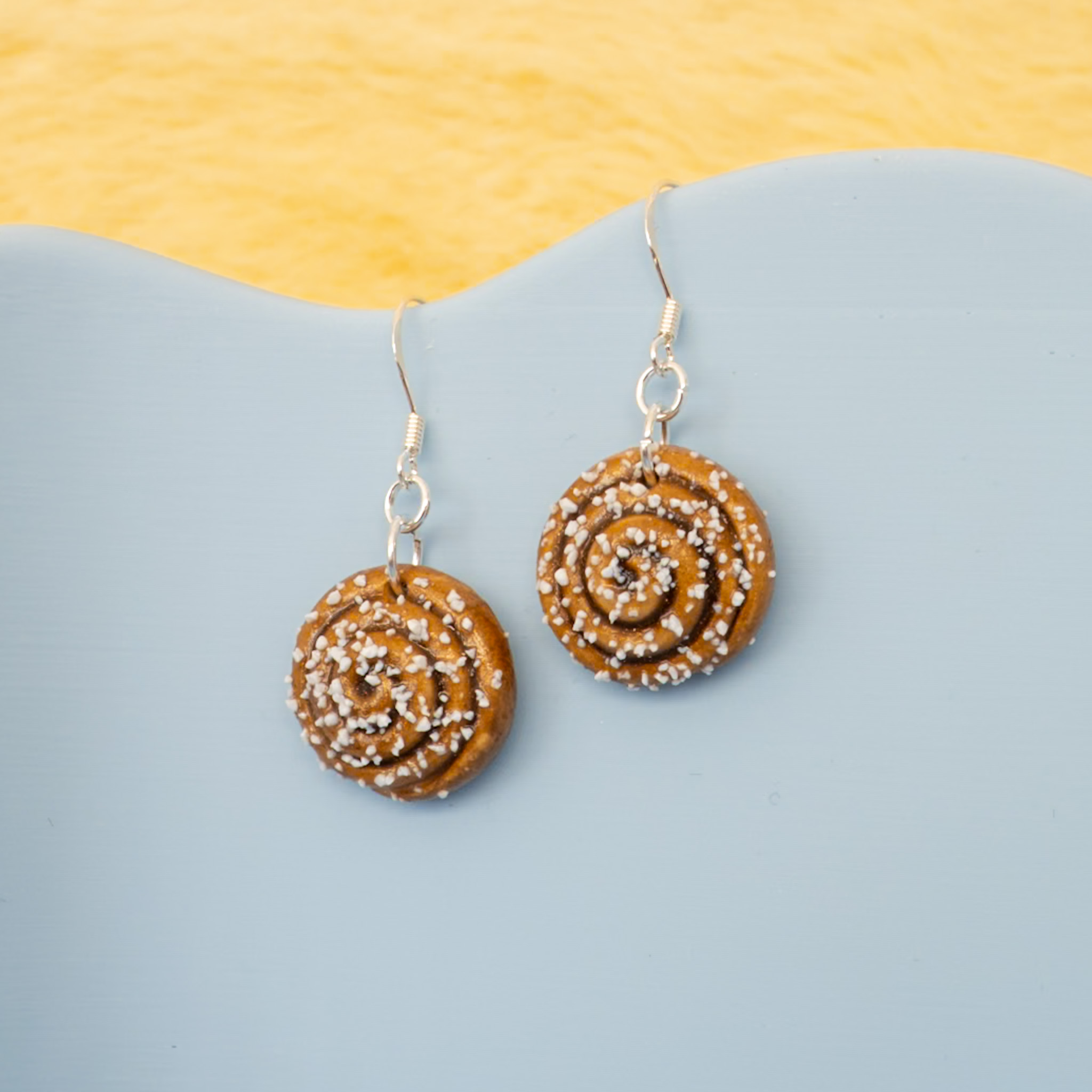 Kanelbulle örhängen